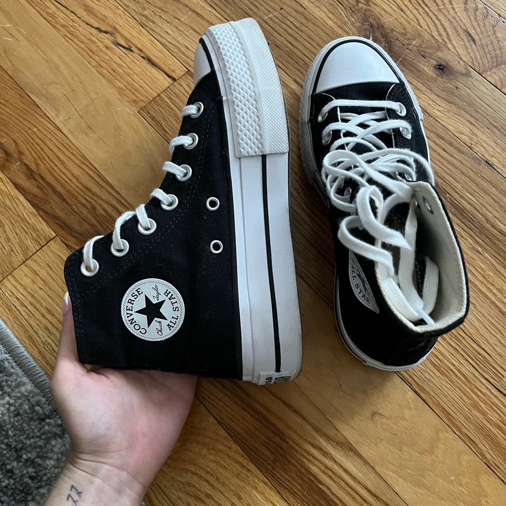 Platform converse size 5 in womens. Like new